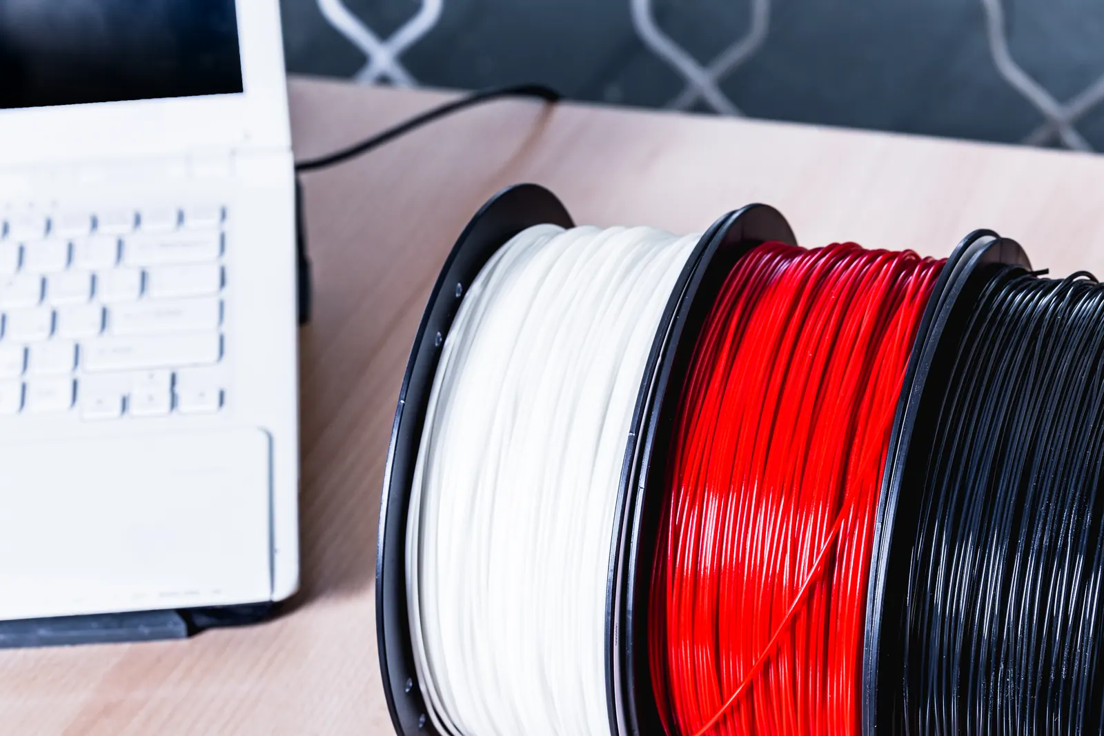 Porovnanie vlastností PLA a PETG filamentu pre 3D tlač